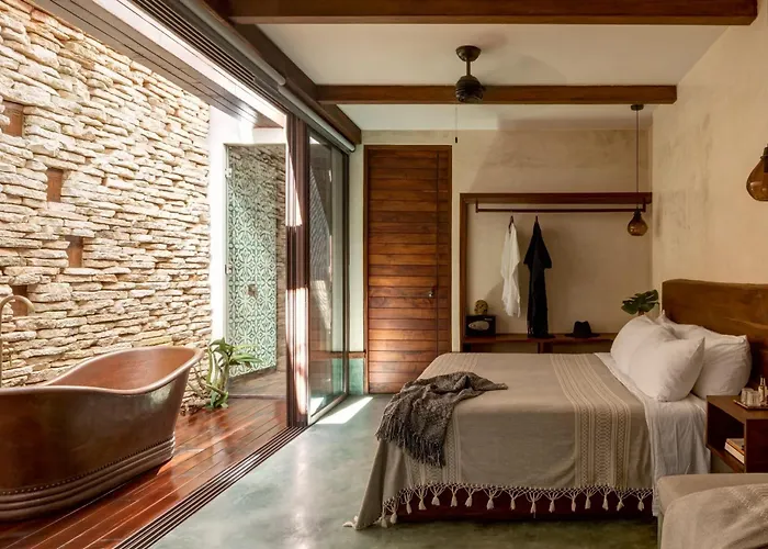 Fantastic 6br Luxury Penthouse 12ppl Rooftop Pool & Bathtub Villa