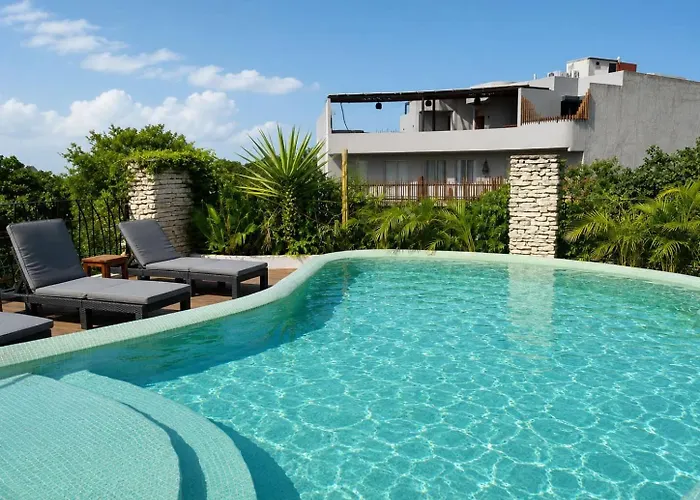 Fantastic 6br Luxury Penthouse 12ppl Rooftop Pool & Bathtub Villa
